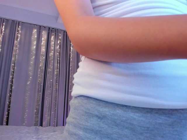 Dollyiaa live cam on BongaCams