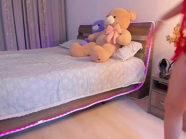 Dollyiaa live cam on BongaCams