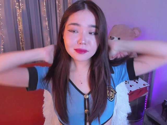 Dollyiaa's BongaCams show and profile