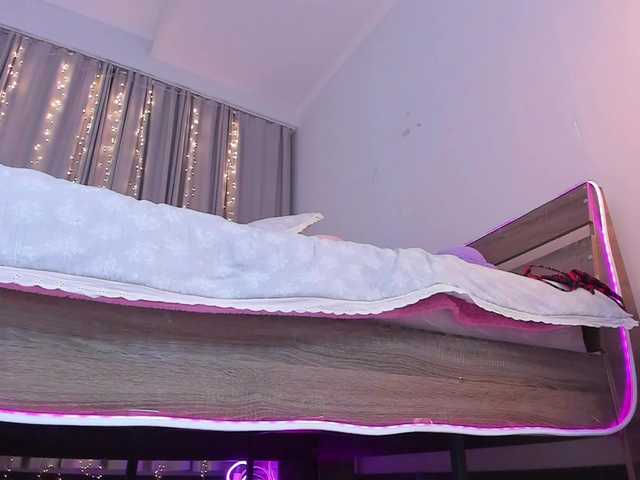 Dollyiaa live cam on BongaCams