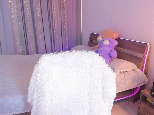 Dollyiaa live cam on BongaCams