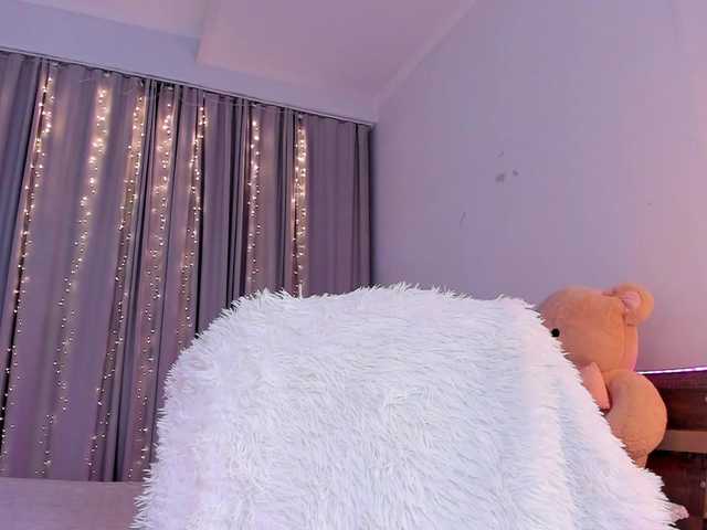 Dollyiaa live cam on BongaCams