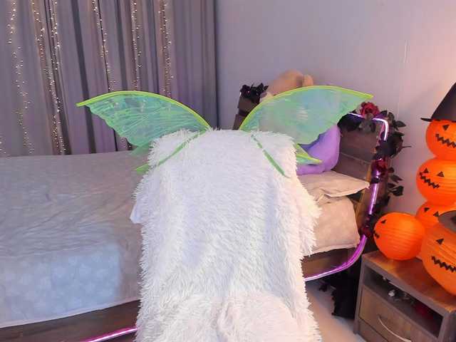 Dollyiaa live cam on BongaCams