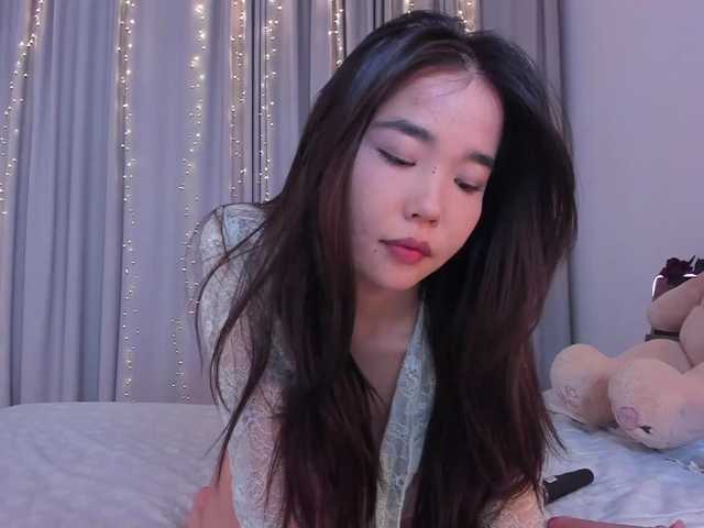 Dollyiaa live cam on BongaCams