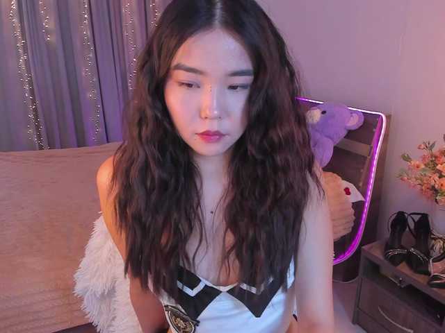 Dollyiaa live cam on BongaCams