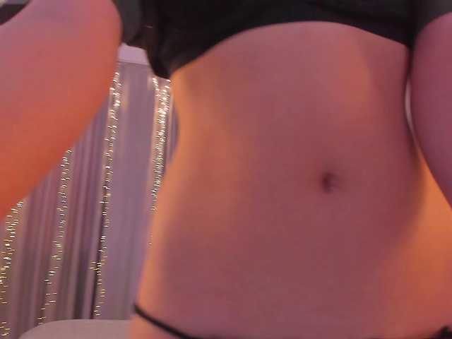 Dollyiaa live cam on BongaCams