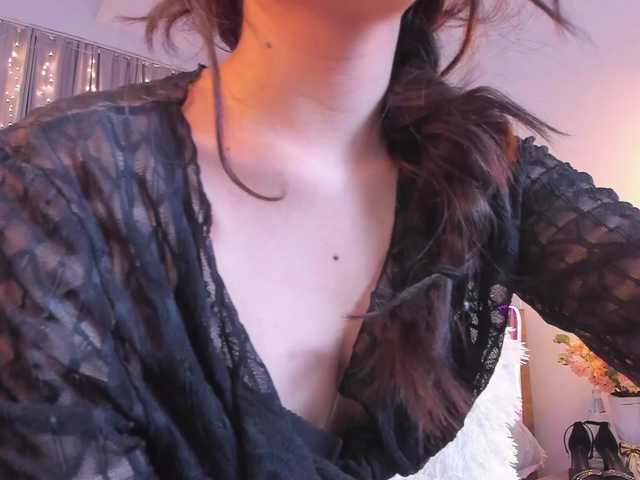 Dollyiaa live cam on BongaCams