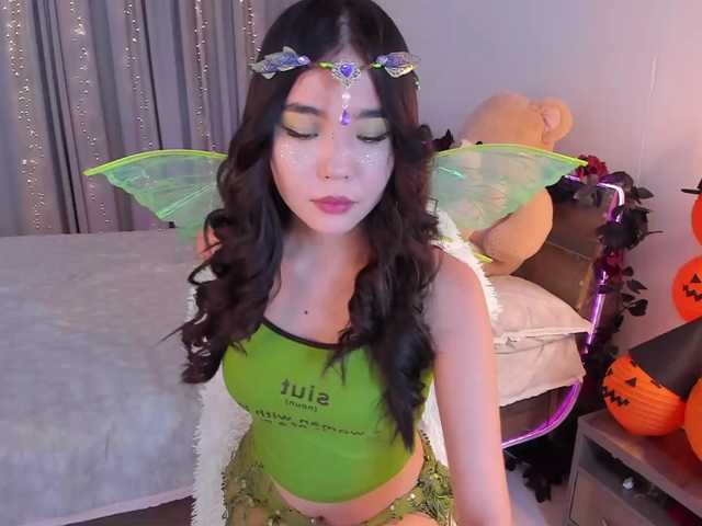 Dollyiaa live cam on BongaCams