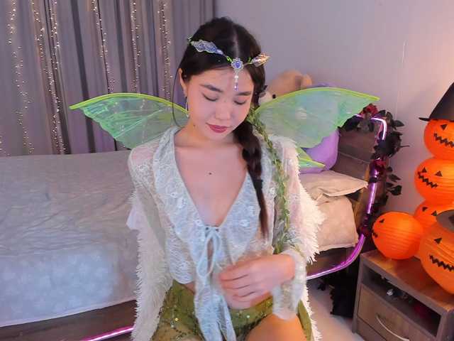 Dollyiaa live cam on BongaCams