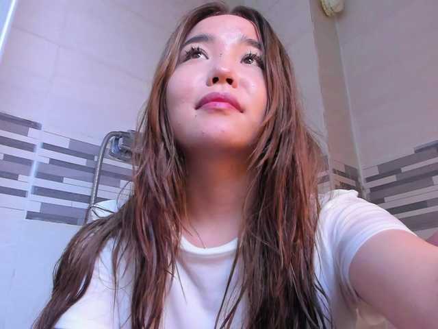 Dollyiaa live cam on BongaCams