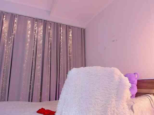 Dollyiaa webcam