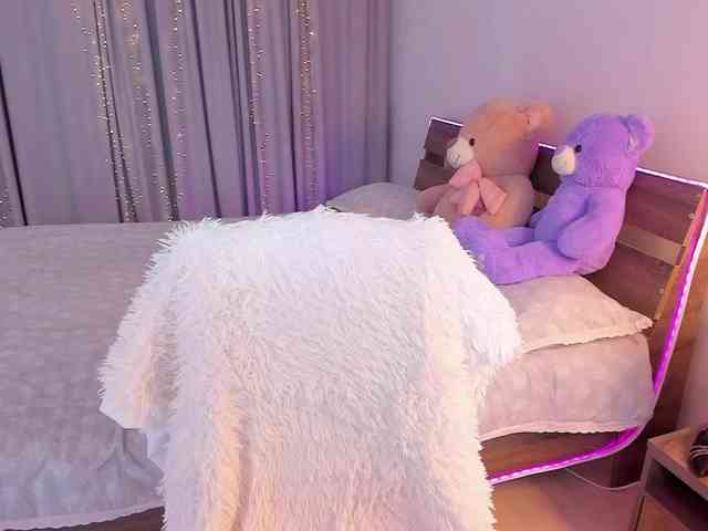 Dollyiaa webcam