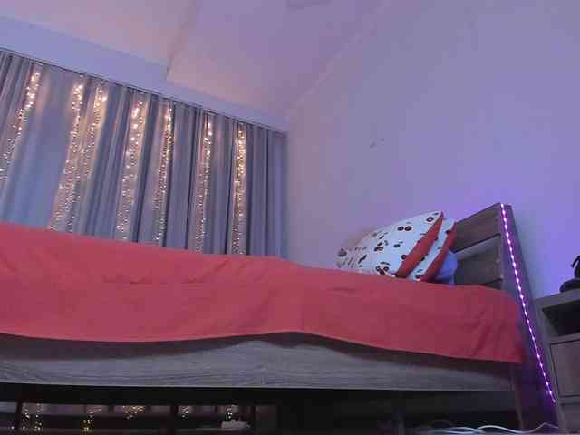 Dollyiaa webcam