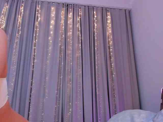 Dollyiaa webcam