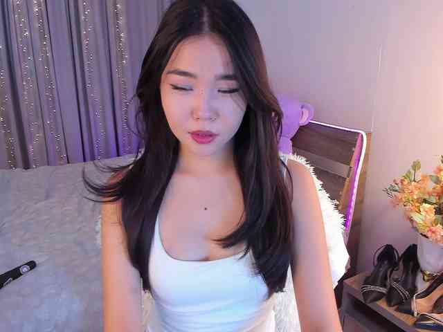 Dollyiaa webcam