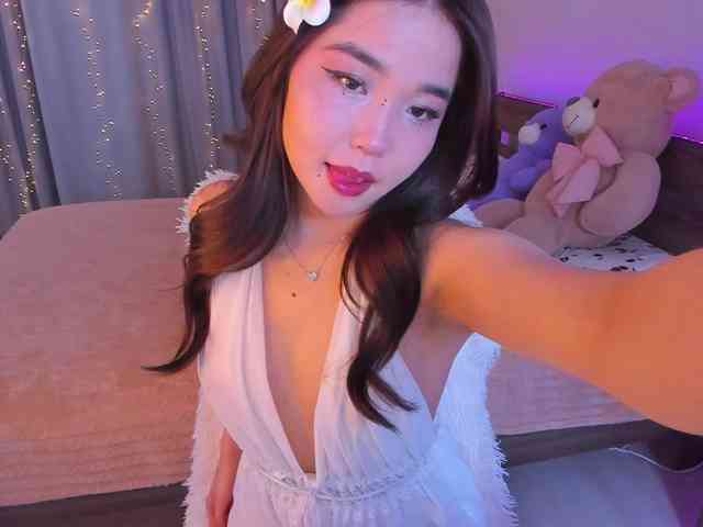 Dollyiaa webcam