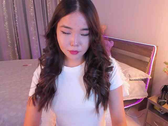 Dollyiaa webcam