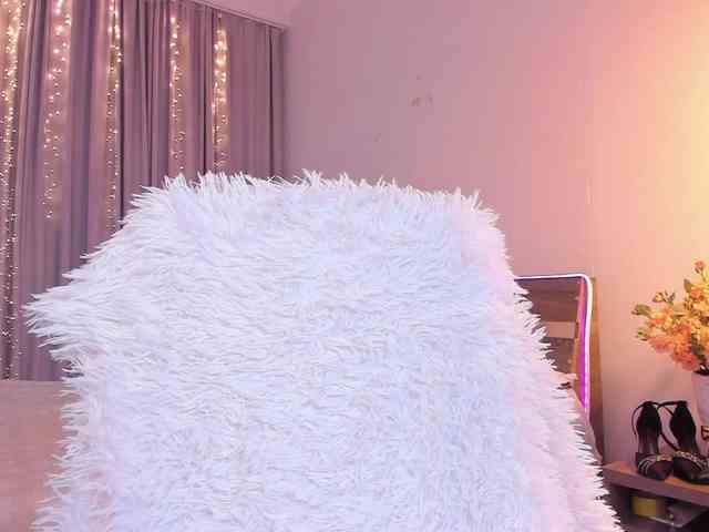 Dollyiaa webcam
