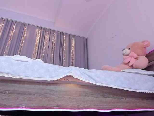 Dollyiaa webcam