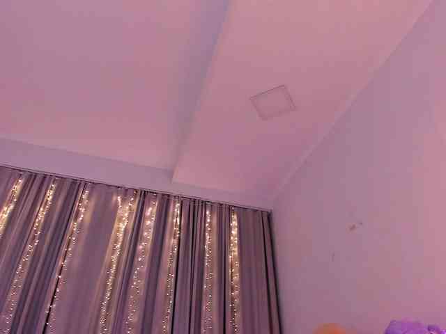 Dollyiaa webcam