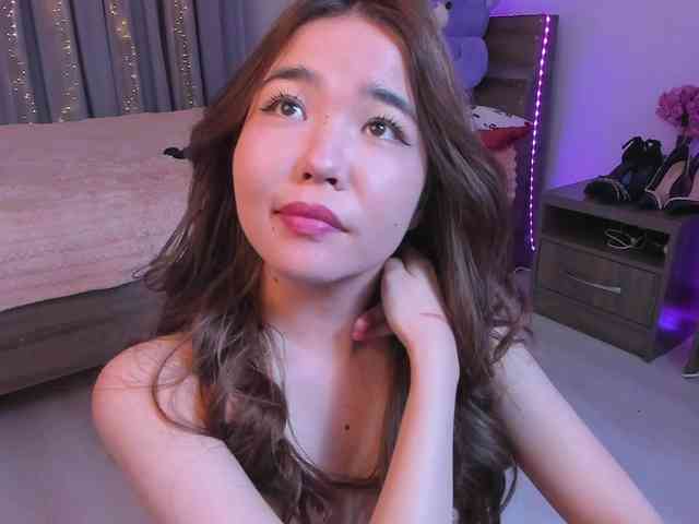 Dollyiaa webcam