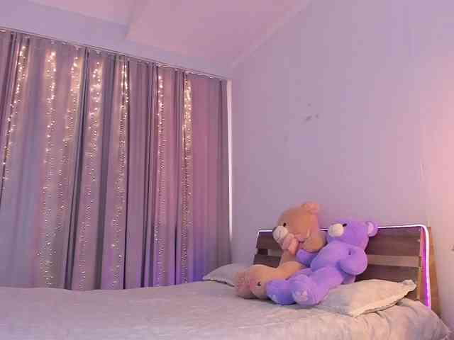 Dollyiaa webcam