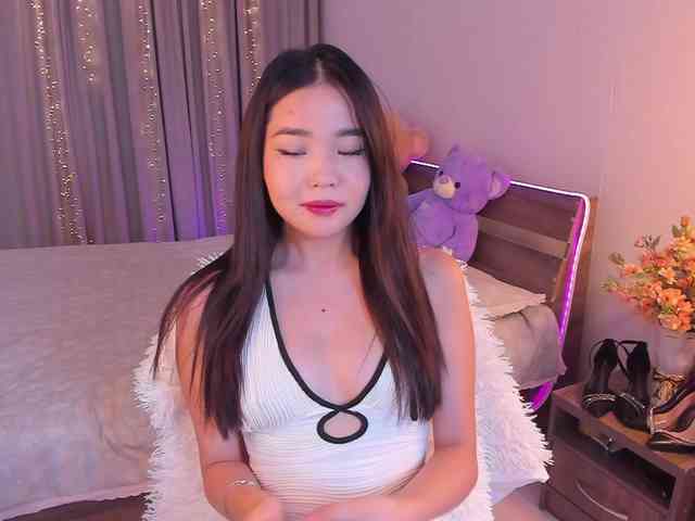 Dollyiaa webcam