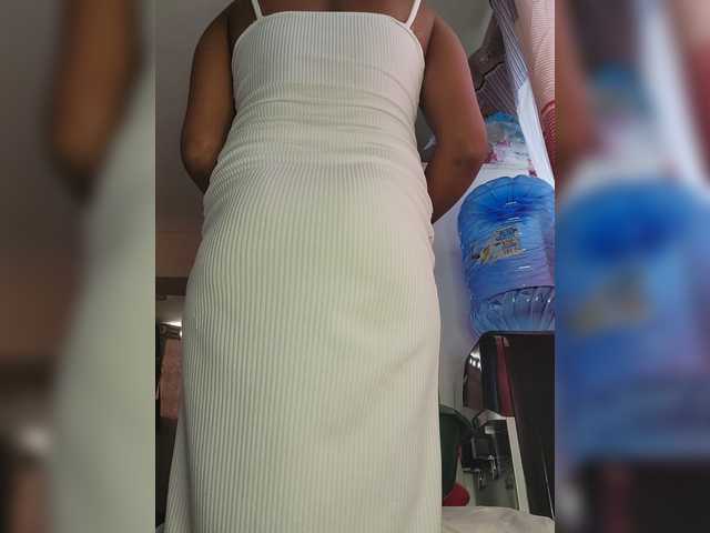 Petite-mpenzi live webcam show