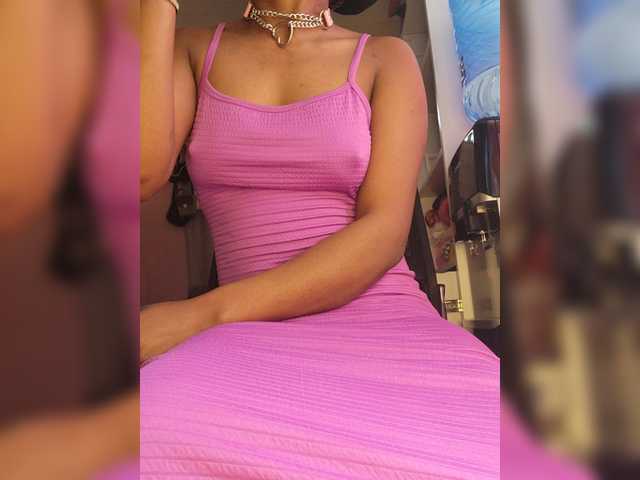 Petite-mpenzi live cam on BongaCams