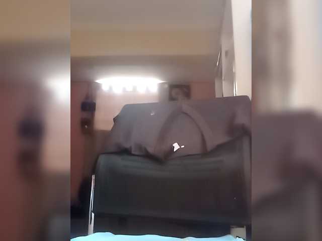 Petite-mpenzi live cam on BongaCams