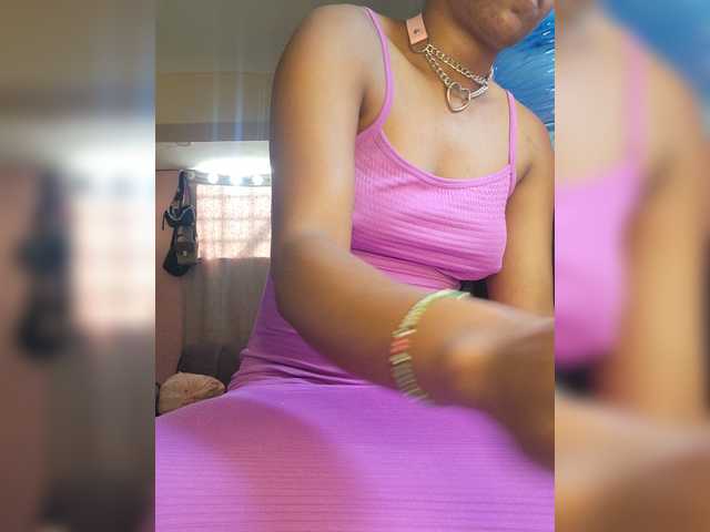 Petite-mpenzi live cam on BongaCams