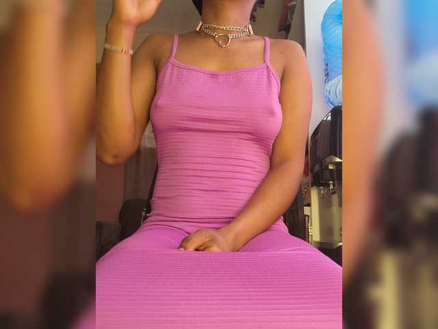 Petite-mpenzi live cam on BongaCams