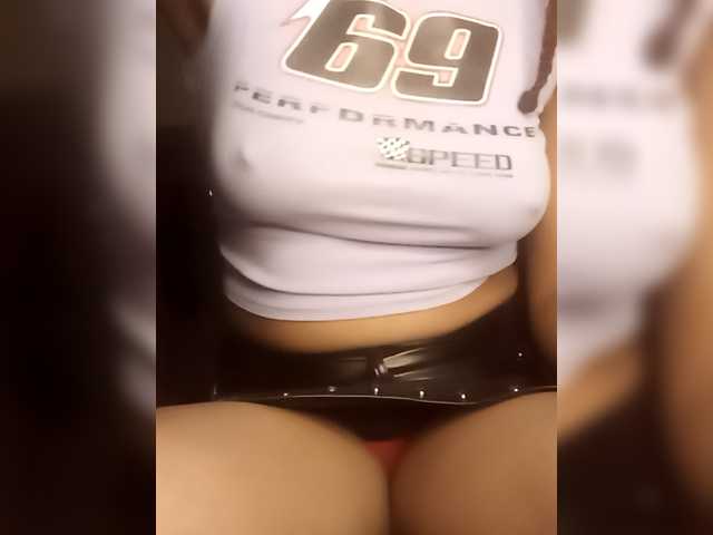 Petite-mpenzi live webcam show