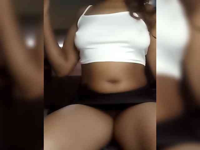Petite-mpenzi webcam