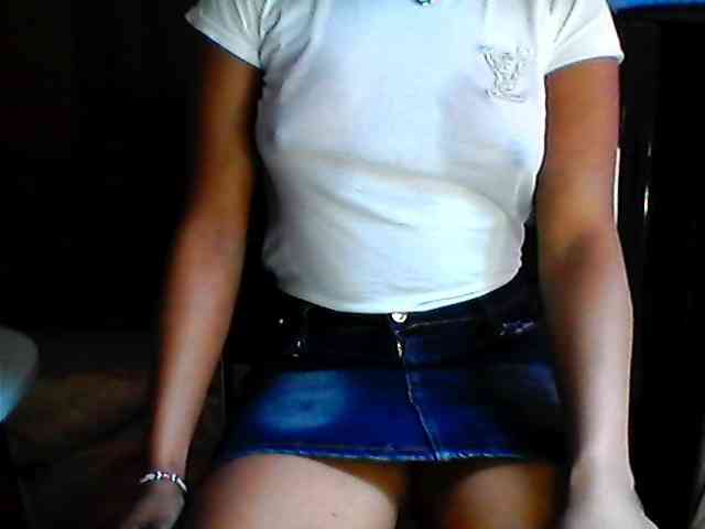Petite-mpenzi webcam