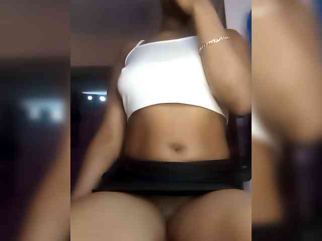 Petite-mpenzi webcam