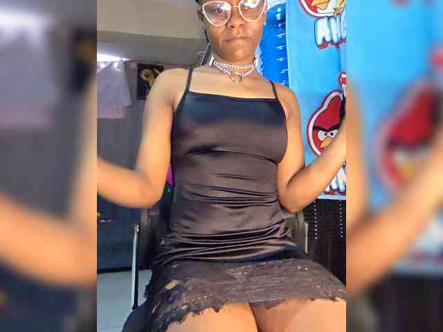 Petite-mpenzi webcam