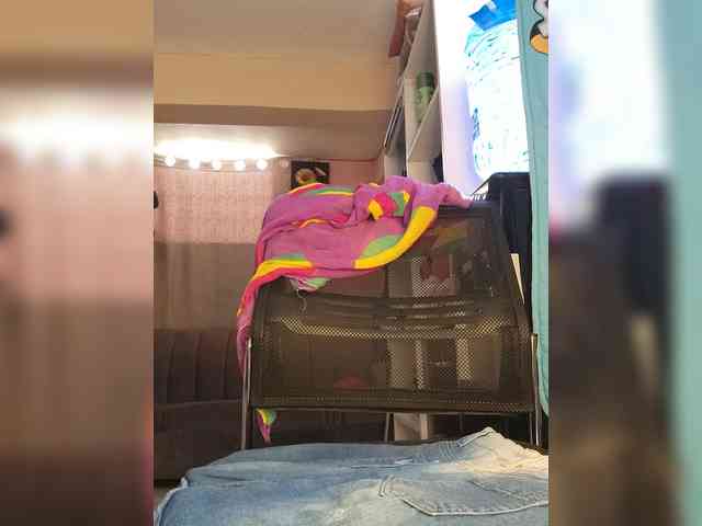 Petite-mpenzi webcam