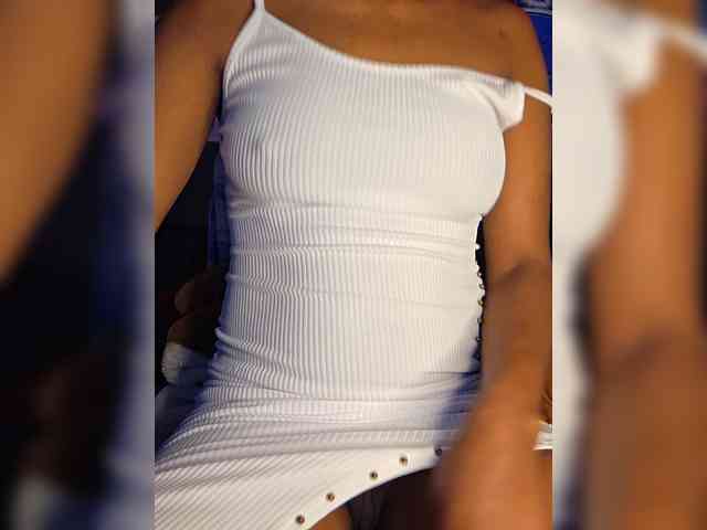 Petite-mpenzi webcam