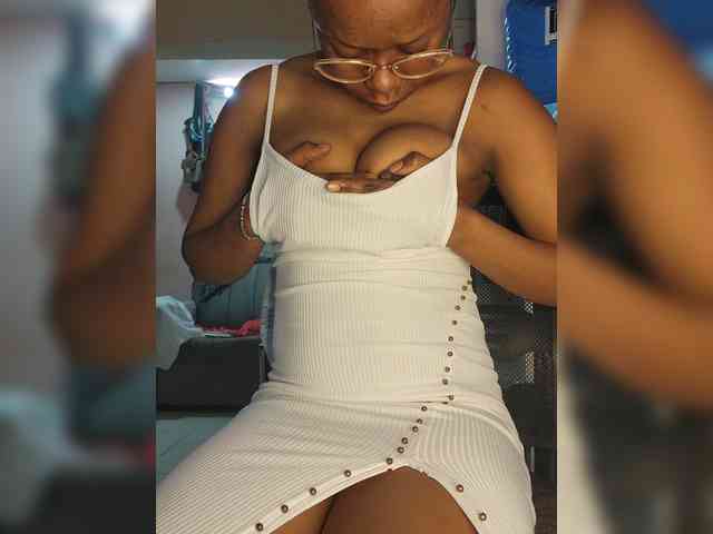 Petite-mpenzi webcam