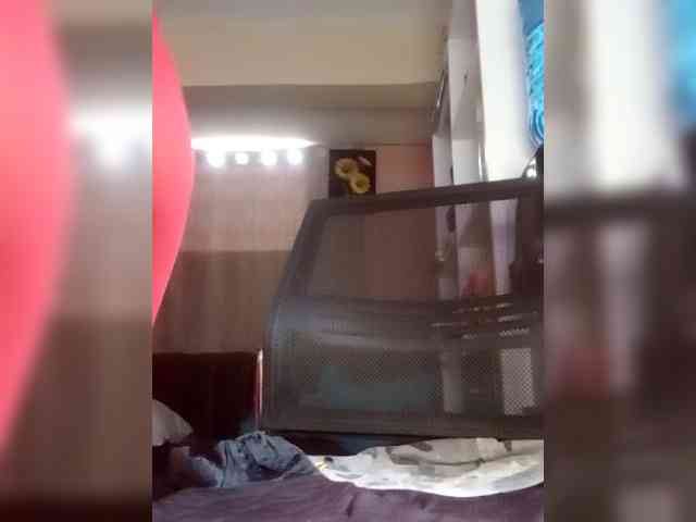 Petite-mpenzi webcam