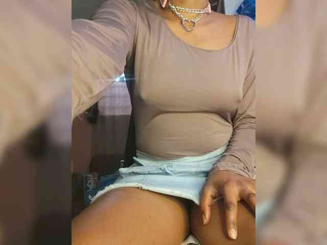 Petite-mpenzi webcam