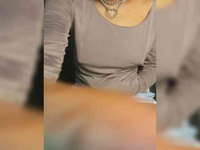 Petite-mpenzi webcam