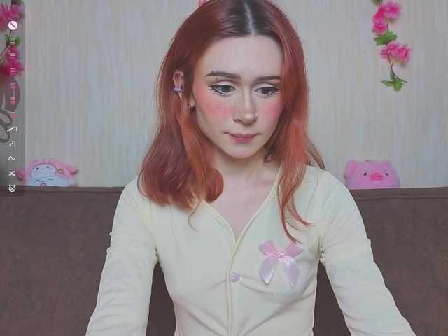 Small-Baby-Dia's BongaCams show and profile