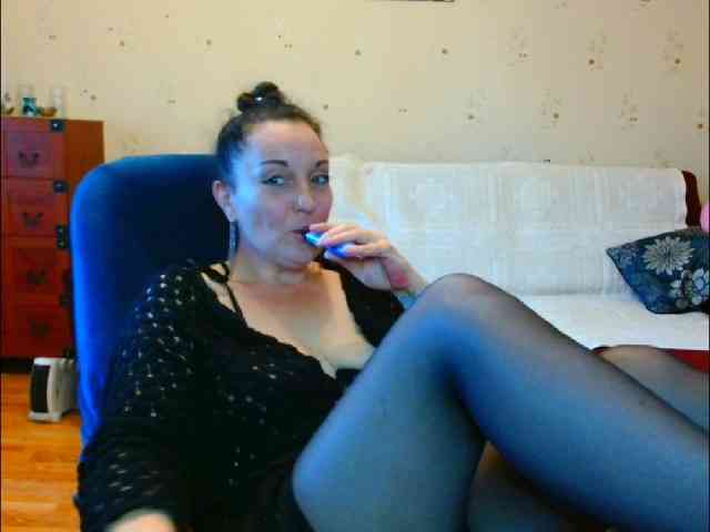 This model is live right now. Alice3694