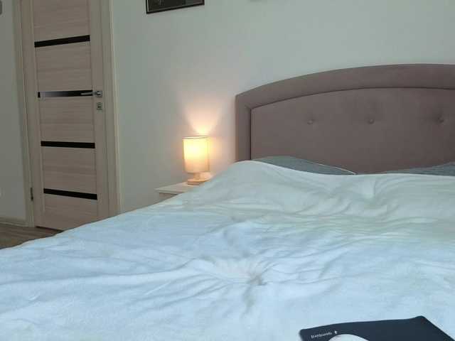 Alenaa live cam on BongaCams