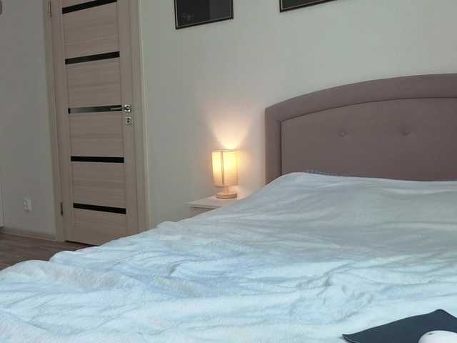 Alenaa live cam on BongaCams