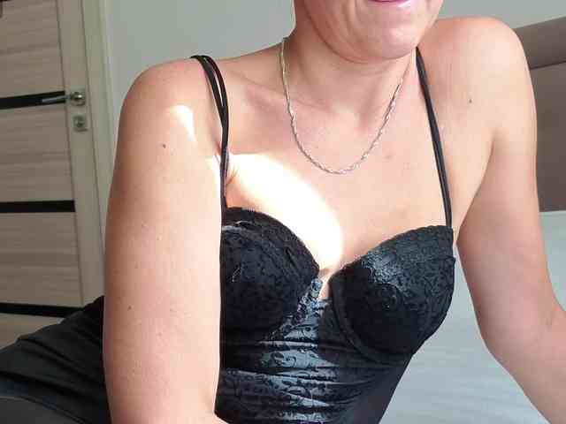 FemdomLadyMaria webcam