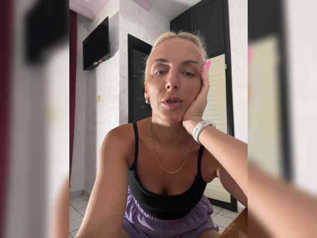 FemdomLadyMaria webcam