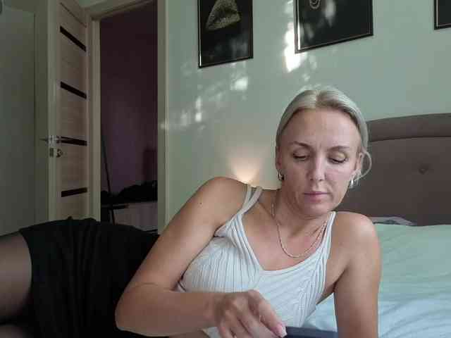 FemdomLadyMaria webcam